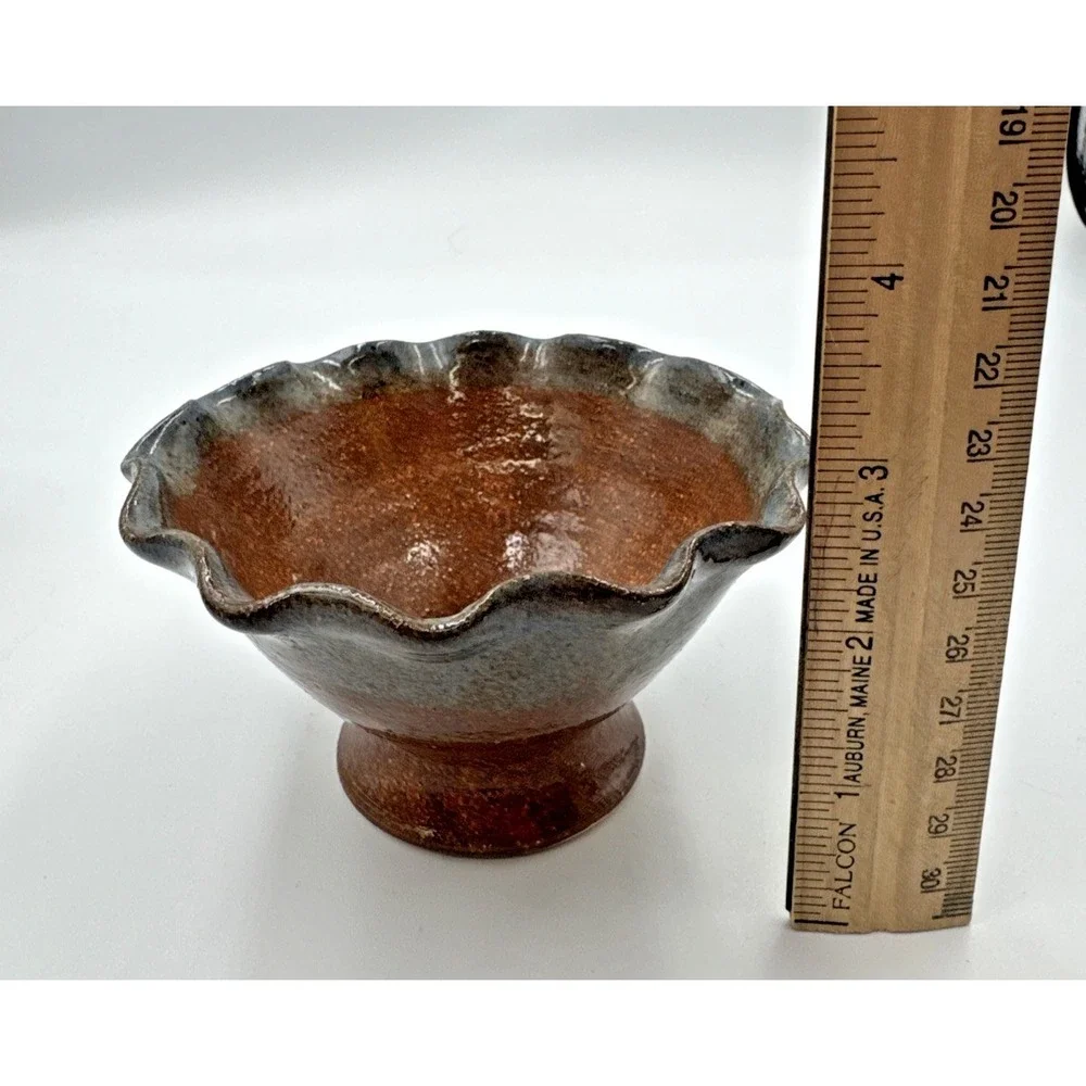 R & L Pottery this vintage